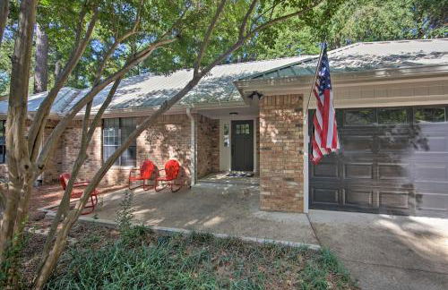 Luxe Lakehouse with Sunset Views on Lake Palestine! - Foto 41