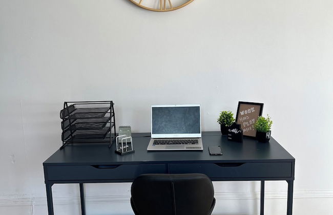 NEW! Grimsby Central, Spacious, 2 Bedrooms - Photo 6