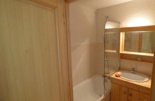 Charmant T3 ski aux pieds, 6 pers, balcon, garage - FR-1-458-217 - Foto 5