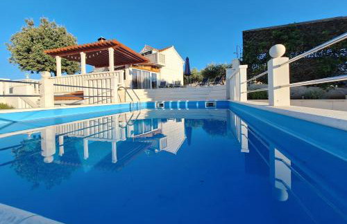 Family friendly house with a swimming pool Praznica, Brac - 24570 - Foto 7