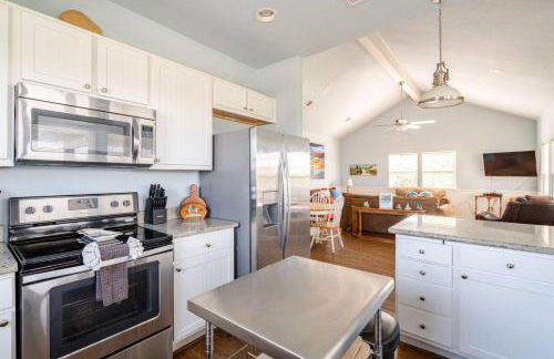 Central 2BR 2BA Easy Beach Access Sleeps 10 - Foto 21