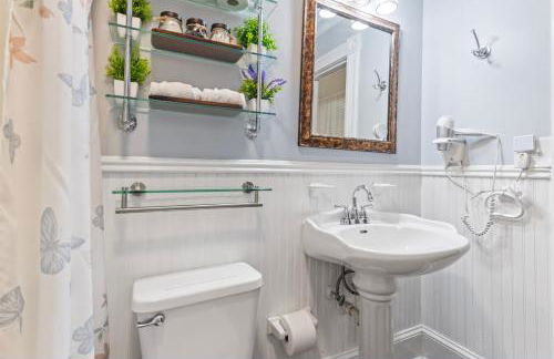 The Island Suite at KW Vacation - Photo 12