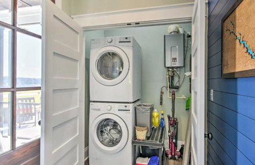 Stunning Lakefront Retreat with Dock Access! - Foto 8