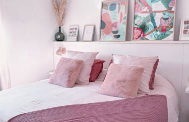 Casa rosa completa-patio- BBQ-columpios-buhardilla - Foto 1