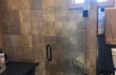 New Cabin with Spectacular Views of Flathead Lake. - Foto 17