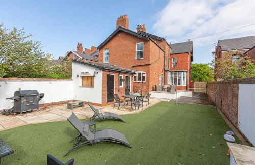 The Hot Tub Townhouse by Holiday Heim - Photo 72