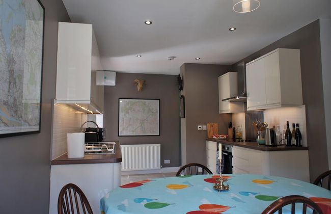 Fantastic 2 Bedroom, Spacious and Great Location! - Photo 8