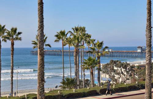 Coastal Luxury with Panoramic Ocean View - Foto 26