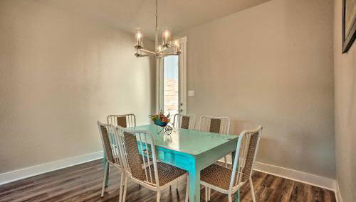 College Station Townhome with Furnished Patio! - Foto 2