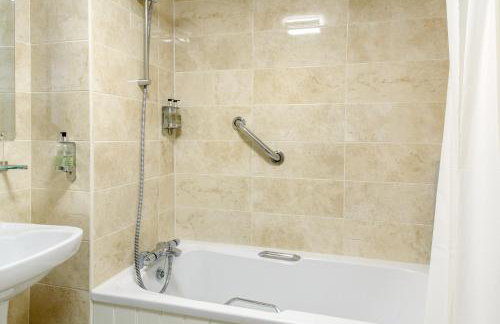 Wayford Bridge Inn Hotel - Photo 8