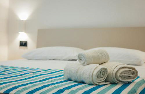 Chloe Rooms - Photo 6