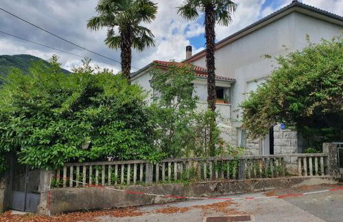 Fran Opatija - Photo 1