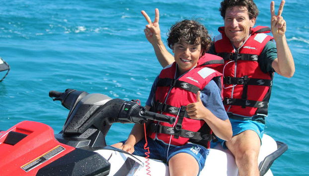 Une famille en jet-ski