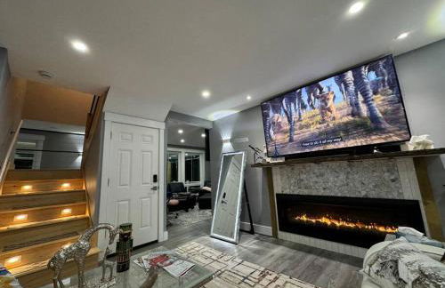 New Sunday River Ski Retreat with Hot Tub Spa - FirePit Sleeps 16 - Foto 48