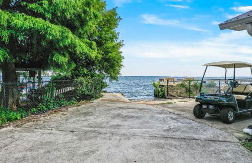 Dock and Fire Pit Lakefront Bonneau Home! - Foto 21