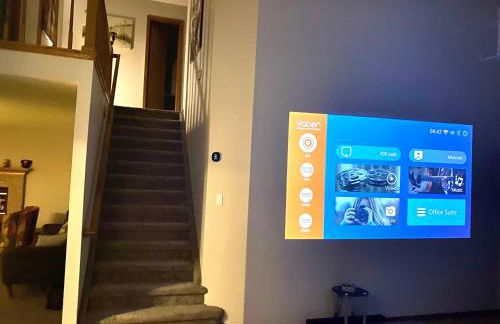 3br home 2br unit close to USAFA with fireplace - Foto 34