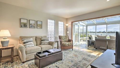 Ideally Located San Francisco Bay Home with Sunroom! - Photo 4