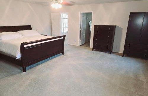 Dallas Lakeside Bliss Stay - Private Pool, Air hockey and High speed internet - Foto 12