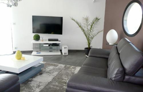 Villa in Telgruc-sur-Mer with Sea Views & Jacuzzi - Foto 4