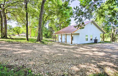 2 Mi to Marinas and Grove Cozy Cabin with Grill - Foto 21