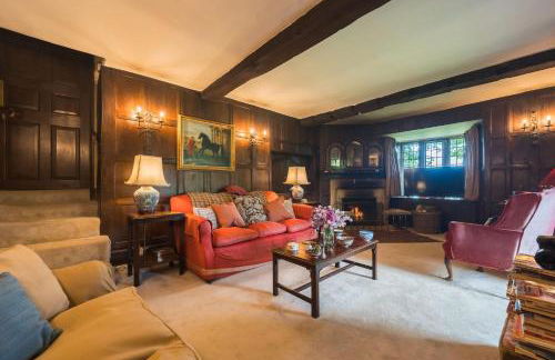 Ebrington Manor by Birch Stays - Photo 3