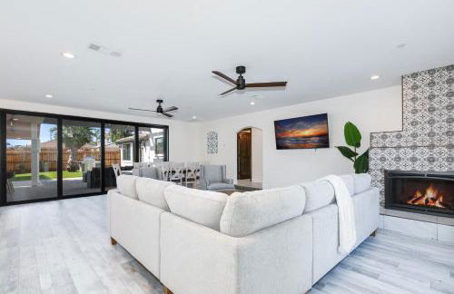 Luxury Oasis with Ping Pong, Firepit and Cozy Patio - Foto 23