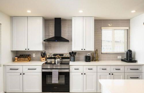 Wild West Disco Haus 2! New Hot Tub, Patio + Gym - Foto 31