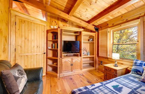 Fire Pit and Hot Tub Poconos Family Cabin! - Foto 31