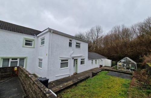 Lewis Gethin House, Newly renovated cottage sleeps 9, close to bike park wales - Photo 12