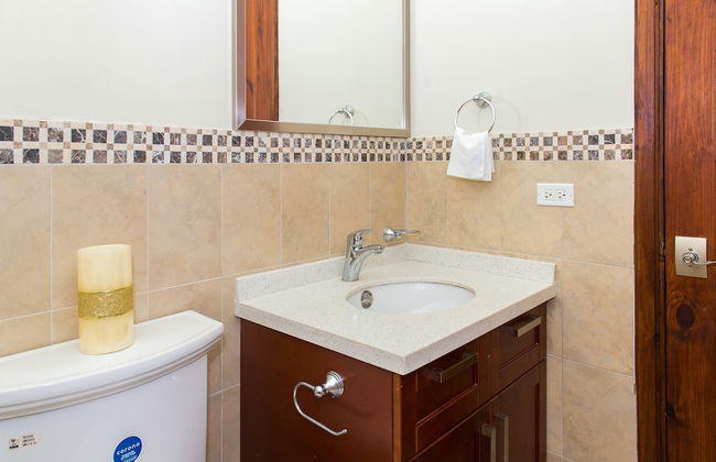 Kinsgton Modern Duplex Apartment with Pool - Foto 27