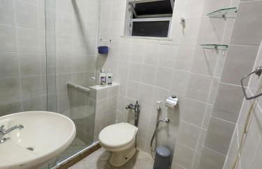 Complete studio one block from Flamengo beach - Foto 16