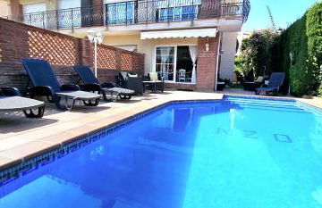 Casa con piscina en costa Barcelona - Photo 1