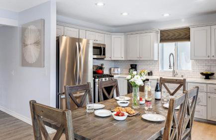 Sandy by Avantstay Oceanview, Steps to Beach Patio + Dining Area - Foto 16