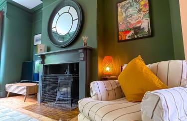 Spacious home in Leeds ideal for gatherings with free parking - Foto 22