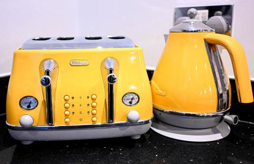 Spacious 2 Bedroom Balcony Flat with Parking and Fast WiFi - Foto 8