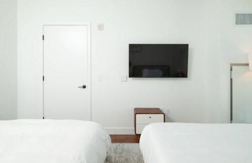 Back-Bay Lux Central 2BR Condo with Rooftop and Parking - Foto 49