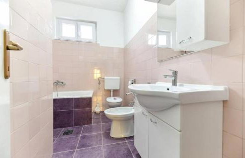 Six-Bedroom Holiday Home In Sv Filip I Jakov - Foto 46
