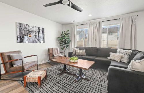 Spacious 6BR - Sleeps 22 - Game Room & Pool Access - Foto 11