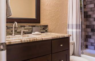 Desert Paradise Pool Spa Pickleball Putt Green - Foto 45