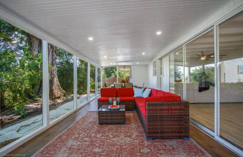 Gorgeous Grove Contemporary Family Home - Foto 18