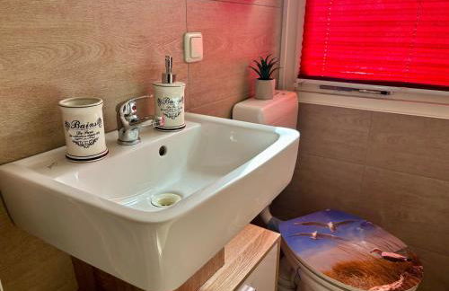 Bungalow-Jessern Ferienhaus im Grünen mit Seeblick - Foto 38