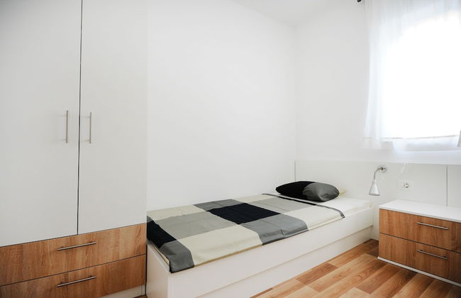 Apartments Hills - Photo 3