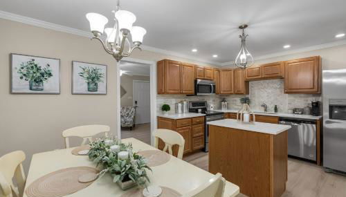 Coastal Home with Inground Pool - Foto 4, stove, dishwasher