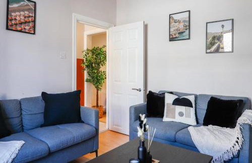 Sanjo Suite - Sleek 2BR Home with Parking & WIFI - Foto 2