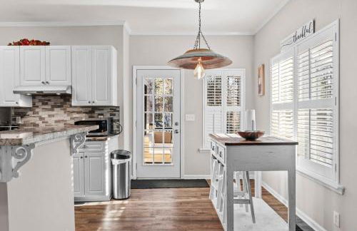 New to Vrbo Jefferson Poolside Escape w pool - Foto 11