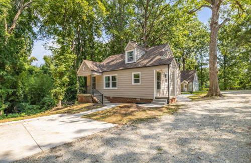 Quietude Place, Stylish 2 Bedroom House with Full Kitchen - Photo 12