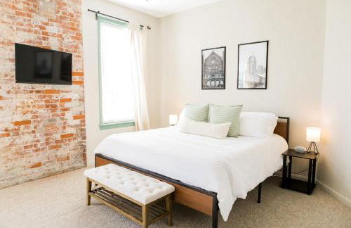 The Penthouse- Heart of OTR w/Rooftop Terrace - Foto 31