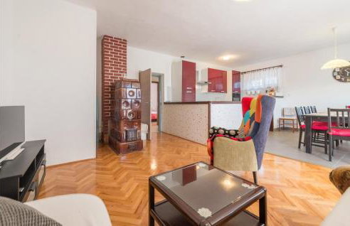 Gorgeous Apartment In Stara Vas - Photo 6