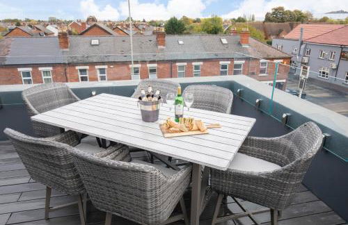 Elliot Oliver - Stunning Three Bedroom Penthouse With Large Terrace & Parking - Foto 46