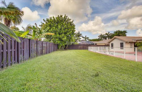 Near Golf and Beaches Coral Springs Home with Yard! - Foto 28